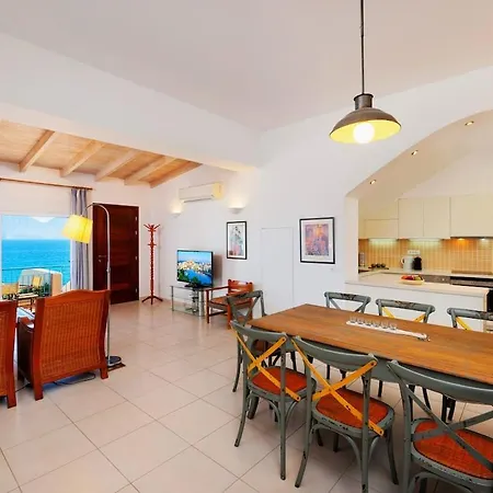 Idyllic Beachfront House Apartment