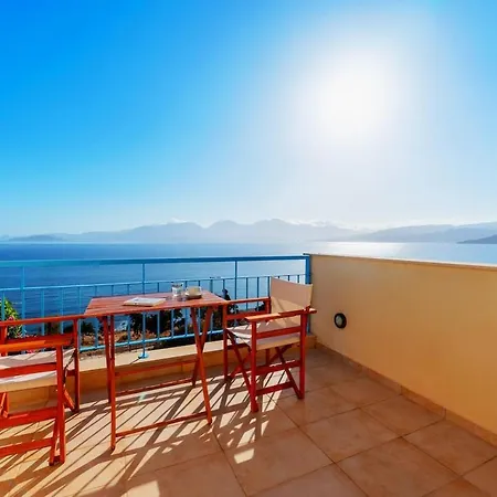 Idyllic Beachfront House Apartment Agios Nikolaos (Crete)
