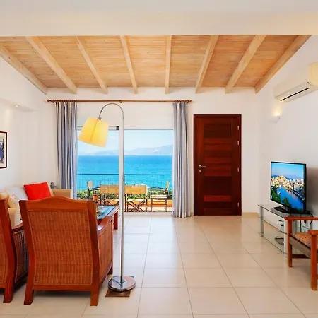 Apartment Idyllic Beachfront House Agios Nikolaos (Crete)